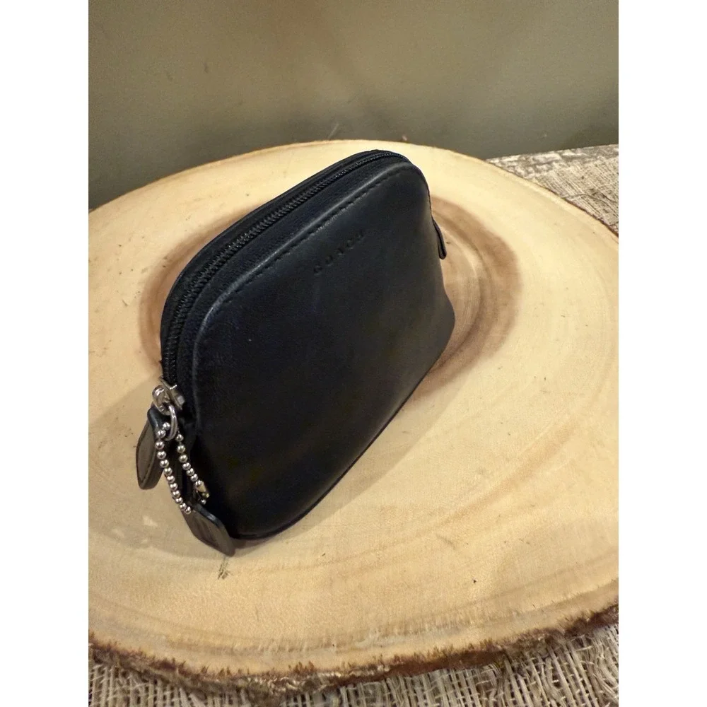 Coach Classic Vintage Dome Black‎  Leather Legacy Rare Zip Coin Purse Cosmetic